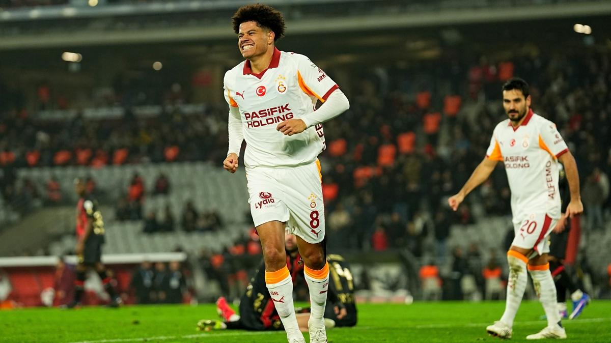 gabriel sara galatasaray fatih karag�mr�k foto�raflar� resimleri