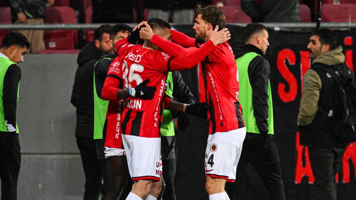 gen�lerbirli�i s�per lig antalyaspor foto�raflar� resimleri