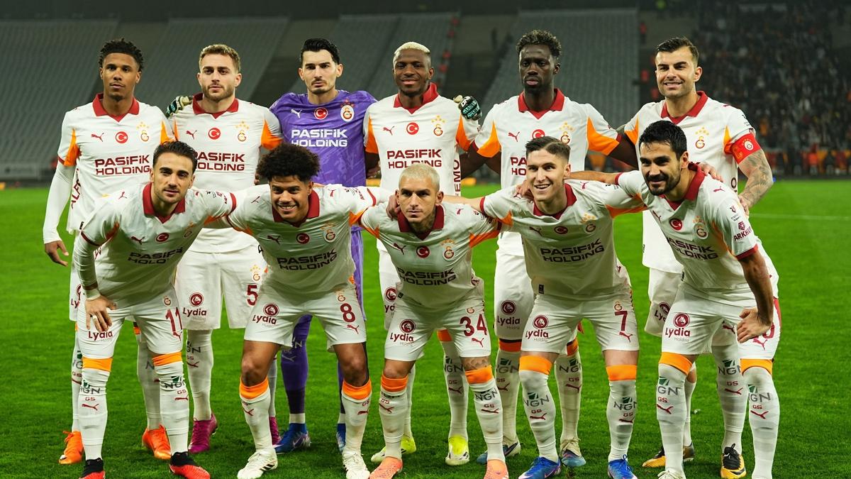galatasaray fatih karag�mr�k okan buruk foto�raflar� resimleri