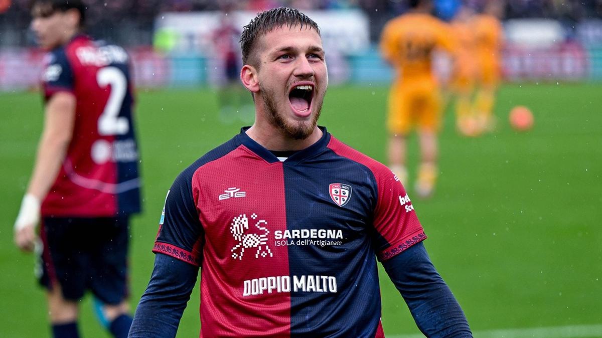 cagliari semih k�l��soy serie a foto�raflar� resimleri
