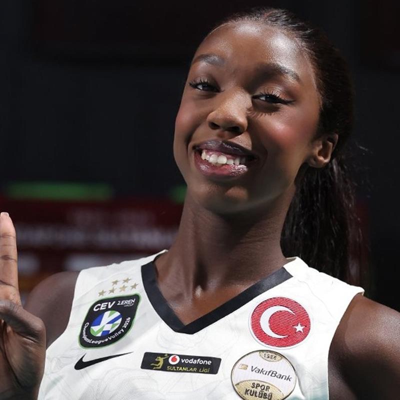 Vak�fBank evinde set vermeden kazand�