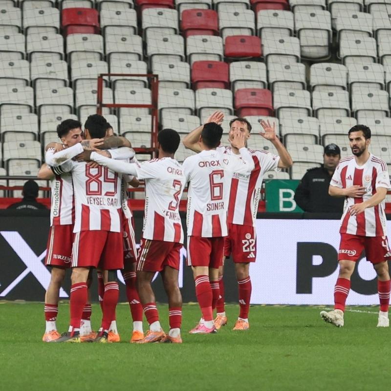 Antalyaspor'dan kritik 3 puan!