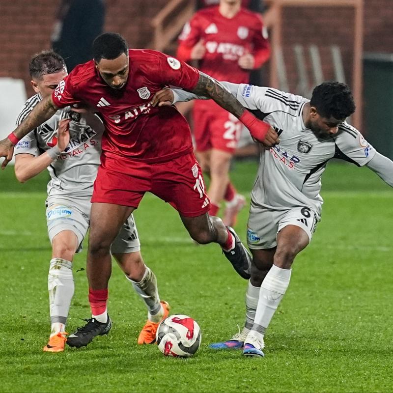 Pendikspor'dan Erzurumspor kar��s�nda 2 goll� galibiyet