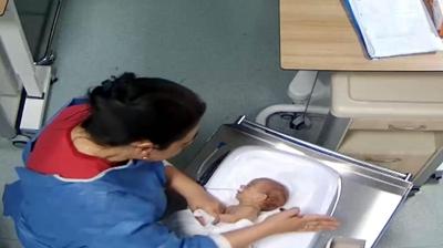 5 g�nl�k bebe�e �iddet uygulayarak engelli b�rakt�: Cani hem�ire adliyeye sevk edildi