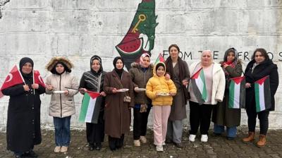 AK Parti Kad�n Kollar�'ndan anlaml� �al��ma:  Gazze'deki insanl�k dram�na dikkati �ekti