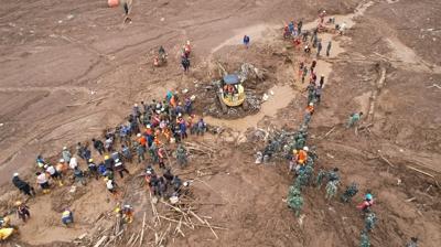 Bat� Java'da heyelan felaketi: 25 ki�i hayat�n� kaybetti