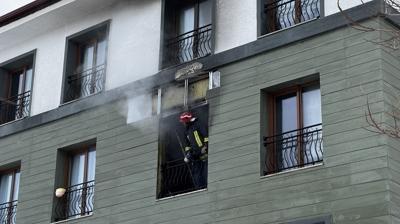 Elaz��'da bina yang�n: 11 ki�i dumandan etkilendi