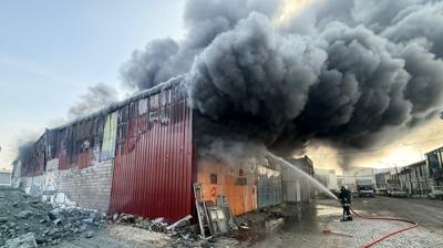 Hatay'da sanayi sitesinde yang�n pani�i