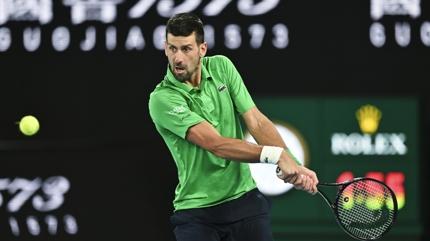 Djokovic, h�kmen galibiyetle �eyrek finalde