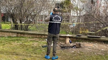 Millet Bah�esi'nde s�r �l�m: 53 ya��ndaki adam�n cans�z bedeni bulundu