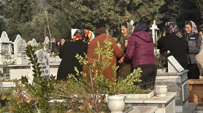 �nce yetim, sonra �ks�z kalm��lard�! Siyam ikizlerinden ac� haber geldi