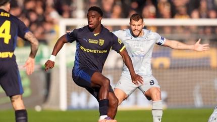 Aslan'da favori Mandela Keita