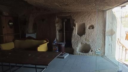 Peribacas�na restoran yapm��lar: Kapadokya'da ka�ak yap�lar kald�r�l�yor