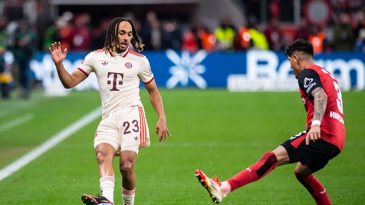 Sacha Boey  Bayern M�nihte  antrenman foto�raflar� resimleri