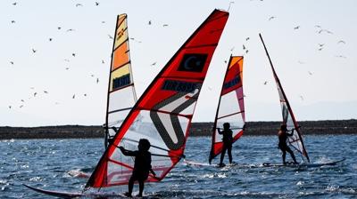 �zmir Fo�a'n�n r�zgar� sporla turizm i�in esiyor!