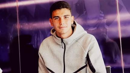 Be�ikta� a��klad�! Yasin �zcan �stanbul'a geliyor