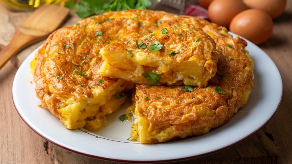 D��� ��t�r i�i yumu�ac�k: Patatesli omlet tarifi