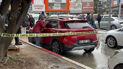 Arac�n i�inde ��pheli �l�m! Polis soru�turma ba�latt�