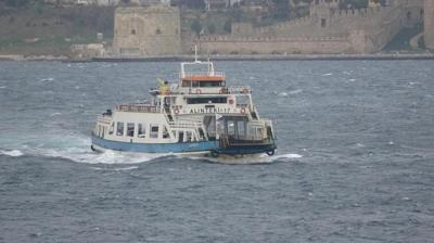 G�k�eada ve Bozcaada feribot seferlerine f�rt�na engeli