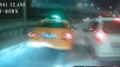 �ki s�r�c�n�n inatla�mas� zincirleme kaza ile bitti