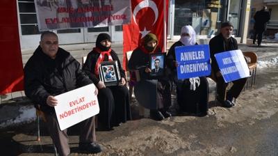 Mu�'ta ac�l� ailelerin DEM Parti �n�ndeki eylemleri s�r�yor