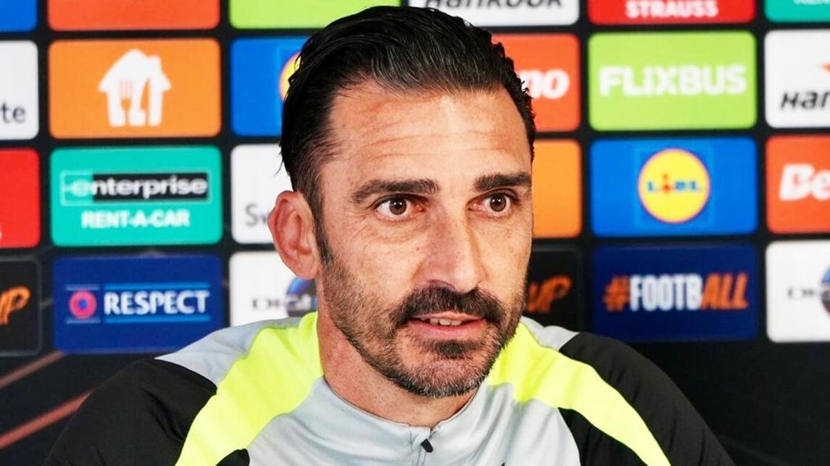 FCSB  Teknik Direkt�r  Fenerbah�e foto�raflar� resimleri