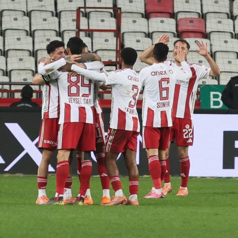 Antalyaspor, Trabzonspor'u konuk edecek