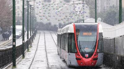 �stanbul'da kar kap�da! S�cakl�klar h�zla d���yor