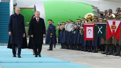 Mirziyoyev Ankara'da... Ba�kan Erdo�an havaliman�nda kar��lad�