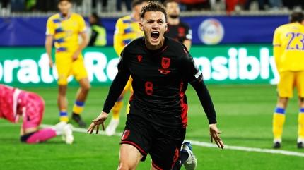 Be�ikta�'tan orta sahaya takviye! Kristjan Asllani Kartal oluyor