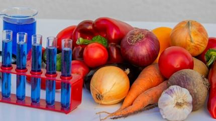 Meyve ve sebzelerdeki tar�m ila�lar�n� y�zde 100 temizleyen tek y�ntem