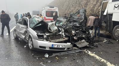 TAG Otoyolu'nda sis facias�: �l� ve yaral�lar var