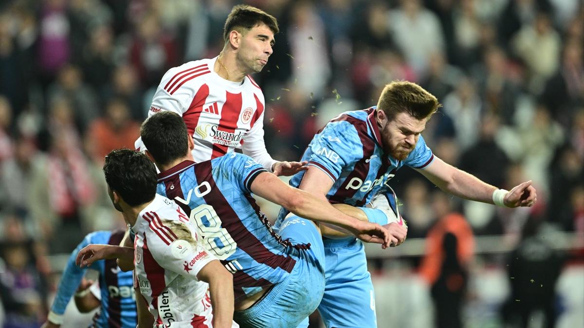 Arseniy Batagov trabzonspor antalyaspor foto�raflar� resimleri