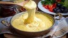 Peyniri uzad�k�a uzuyor: S�cac�k kuymak tarifi