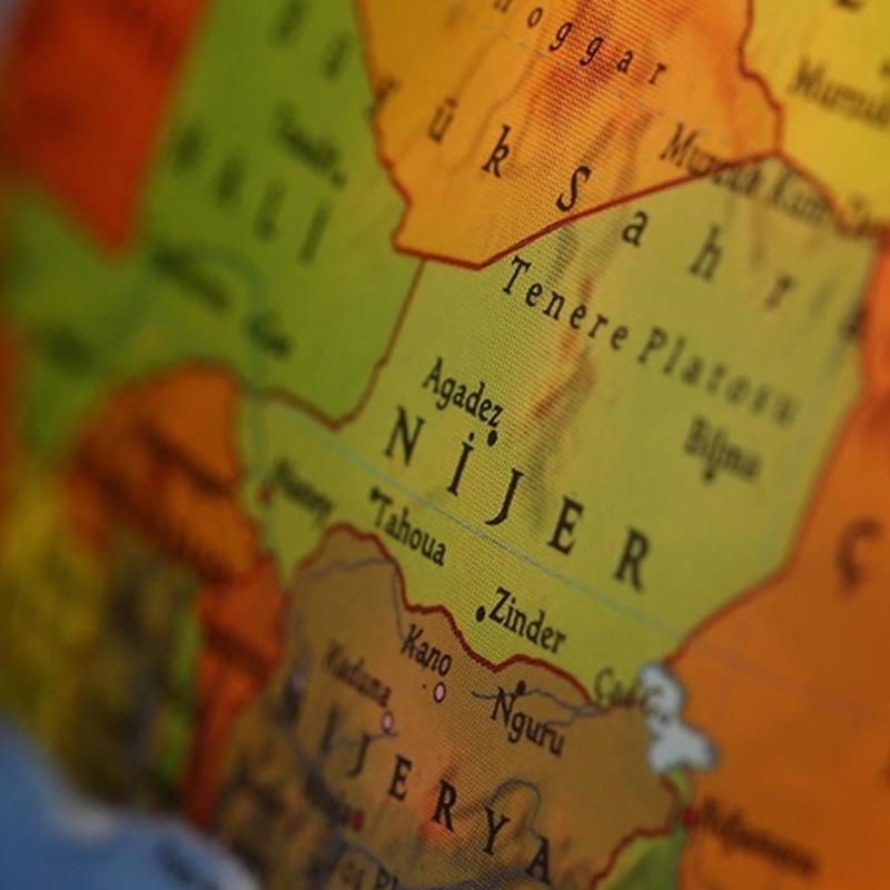 30 sivil hayat�n� kaybetmi�ti! Afrika Birli�i, Nijer'deki havaliman� sald�r�s�n� k�nad�