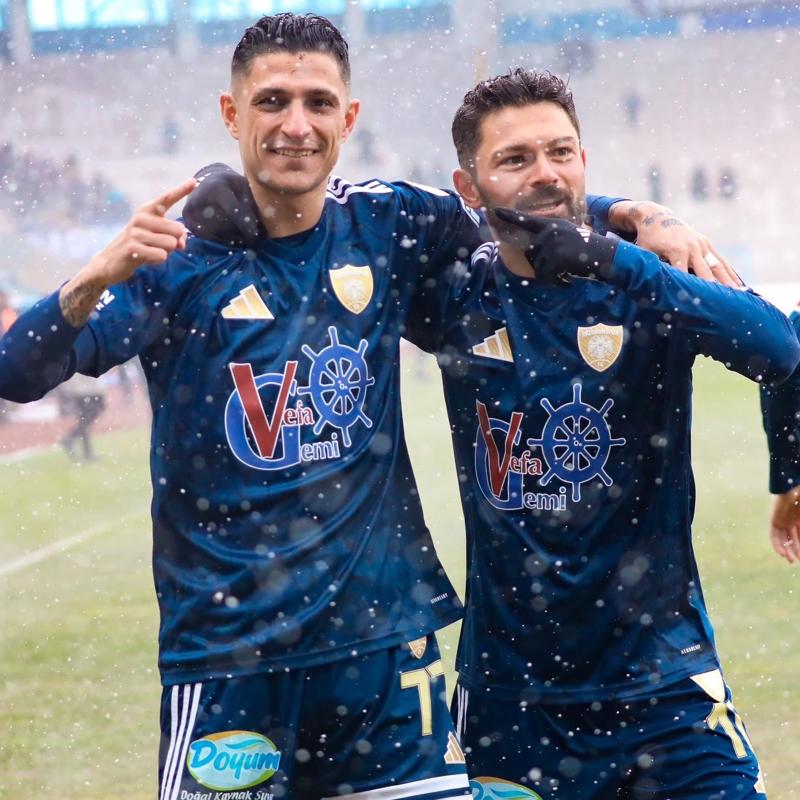 Erzurumspor FK, Sar�yer'i 4 golle yendi