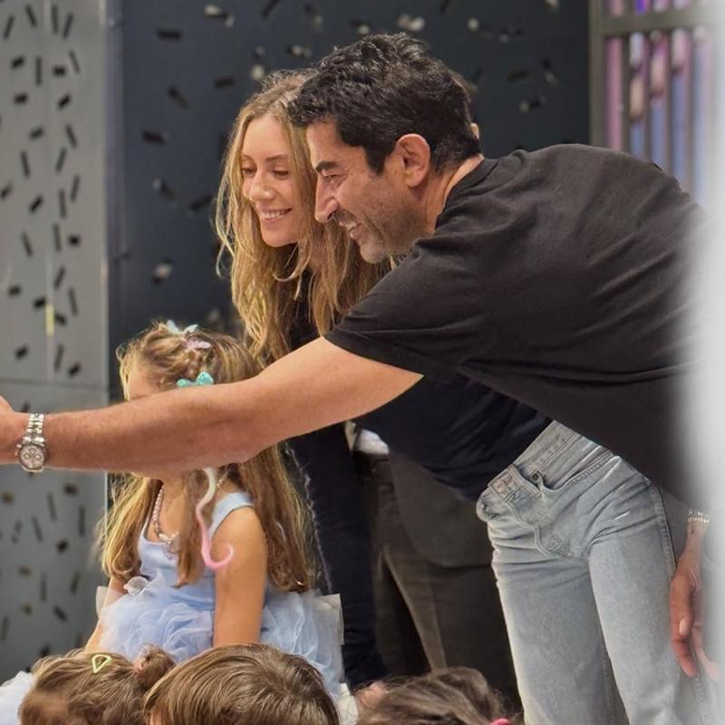 A.B.� yorumu! E�ini utand�rd�