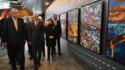 30 bin kilometre b�l�nm�� yola �zel sergiye Ba�kan Erdo�an ve Bakan Uralo�lu'ndan ziyaret
