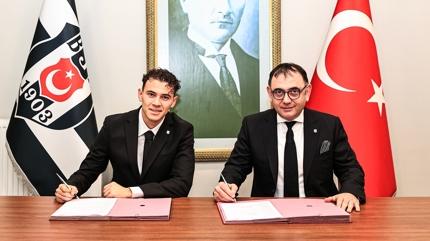 Asllani Kartal oldu!