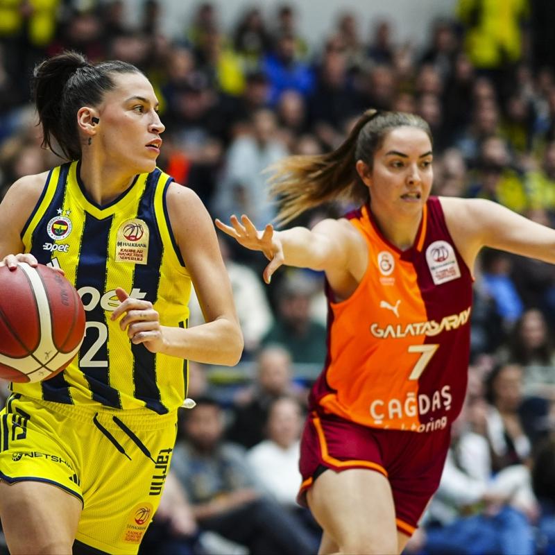 Pota derbisinde Fenerbah�e, Galatasaray'� ma�lup etti