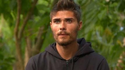 Hakk�nda yakalama karar� ��kar�lm��t�... 'Survivor'dan diskalifiye mi edildi?