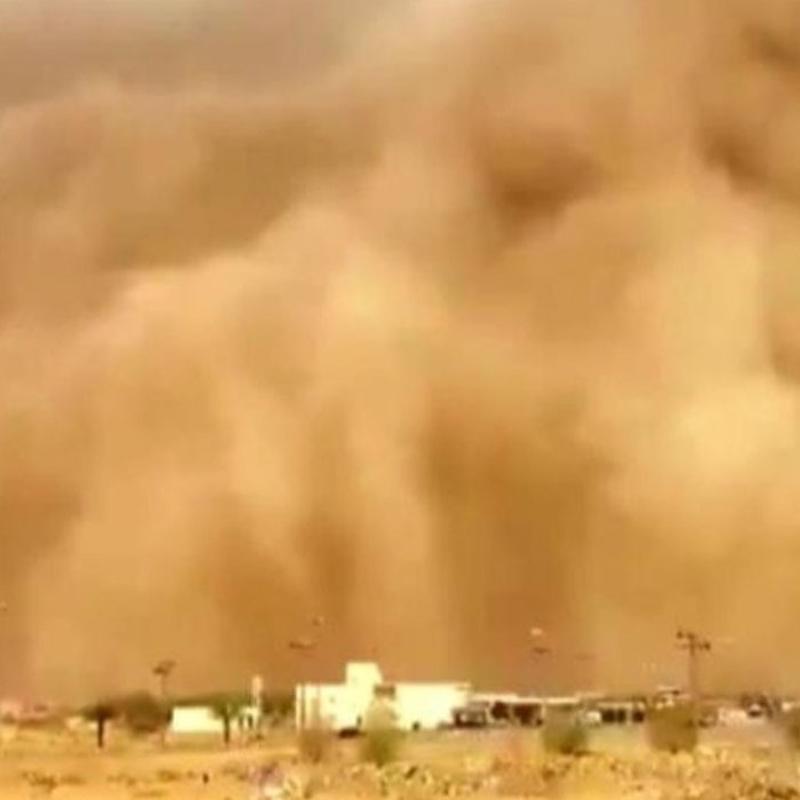 Trablus'ta kum f�rt�nas�: U�u�lar ask�ya al�nd�