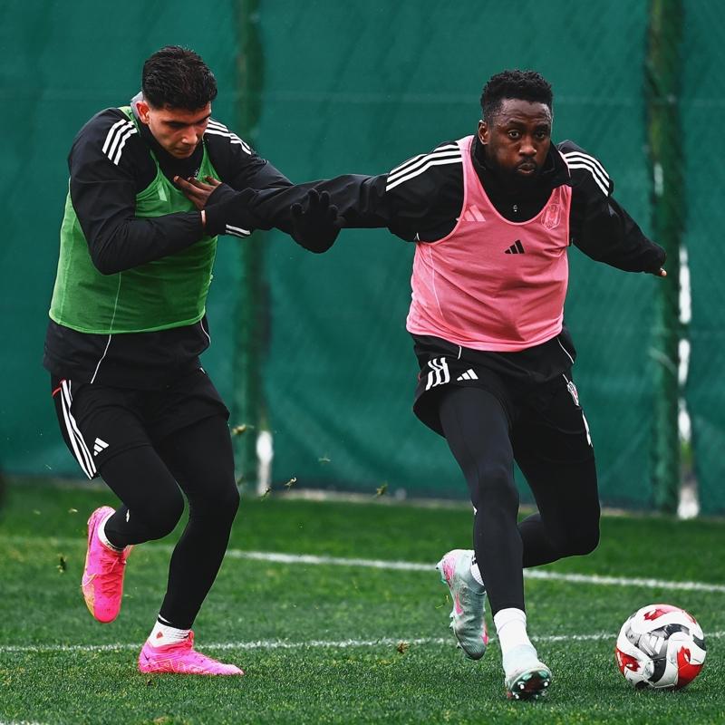 Be�ikta�'ta Kocaelispor haz�rl�klar� ba�lad�