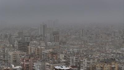 Antalya'da toz alarm�: G�r�� mesafesi d��t�