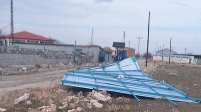 Kuvvetli r�zgar �at�y� u�urdu: 1 ki�i a��r yaraland�