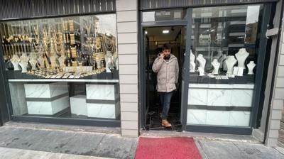 �anl�urfa'da kuyumcu soygunu: �zinli polis aya��ndan vuruldu