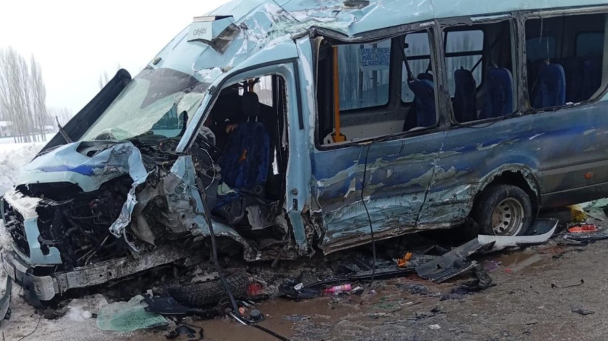 Hakkari Y�ksekova trafik kazas� foto�raflar� resimleri