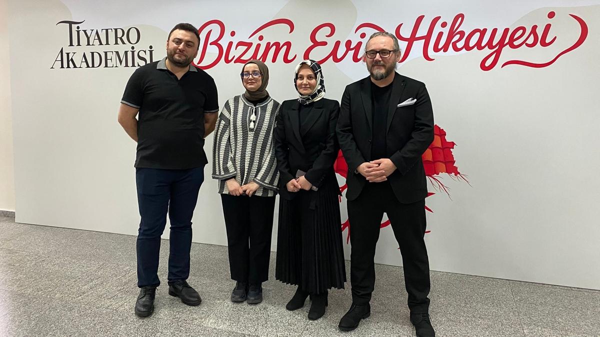 tiyatro sultanbeyli belediyesi Bizim Evin Hik�yesi foto�raflar� resimleri