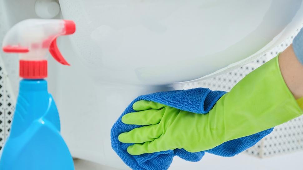 Bula��k s�ngerinden fazla bakteri var: Klozet kapa�� nas�l temizlenir?