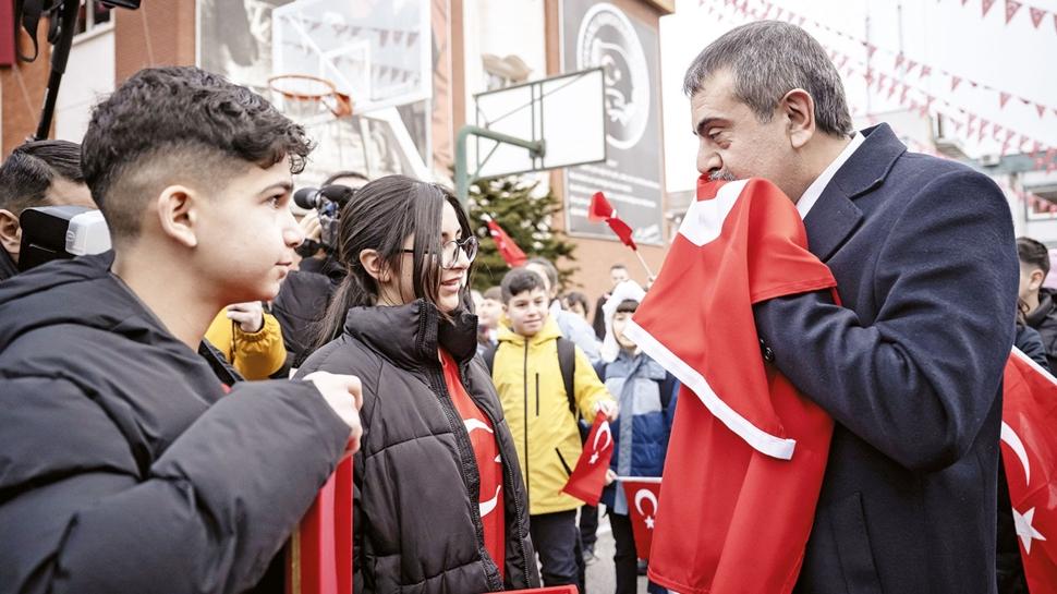 �lk ders zili Bayrak i�in �ald�